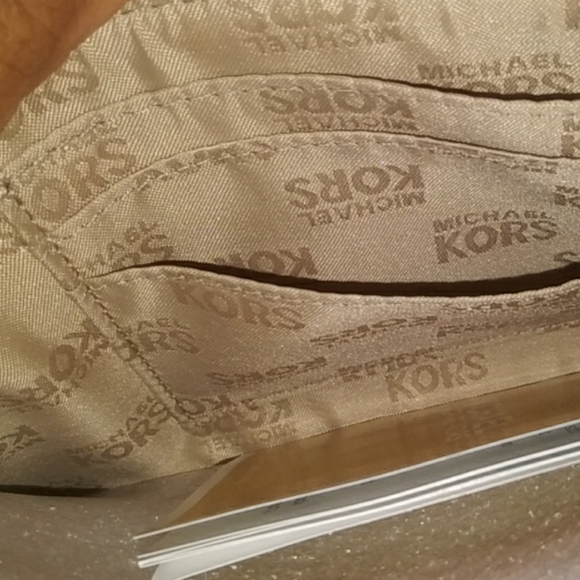 A Wristlet from Michael Kors - Picture 2 of 7